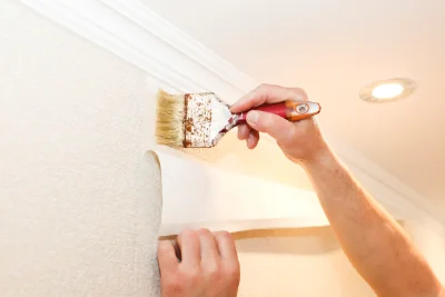 Pose de papier peint à Kœstlach — revêtements muraux et toiles de verre